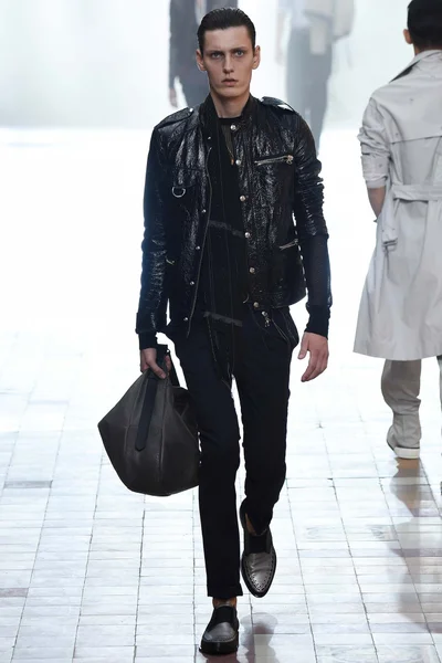 Look 22